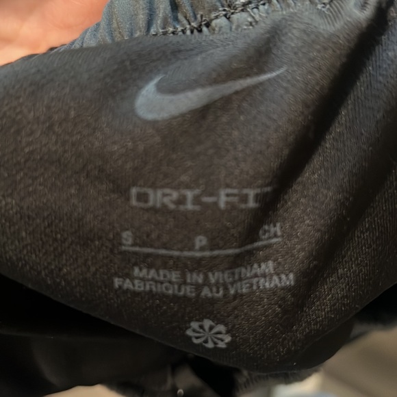 Nike Dry Fit Shorts - Picture 3 of 3